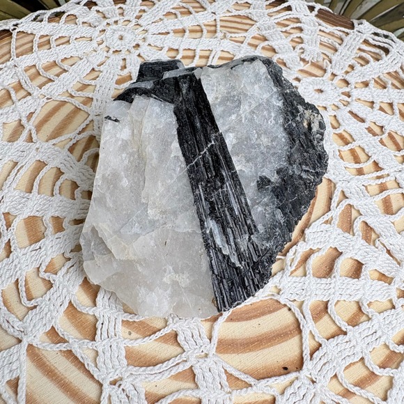 Unbranded Other - Black Tourmaline Quartz Crystal Healing Raw Stone 209g